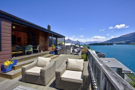 Photo of property in 5 Mincher Road, Kelvin Heights, Queenstown, 9300