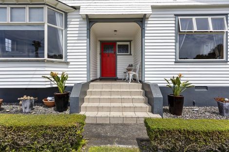 Photo of property in 22 Peace Avenue, Moturoa, New Plymouth, 4310