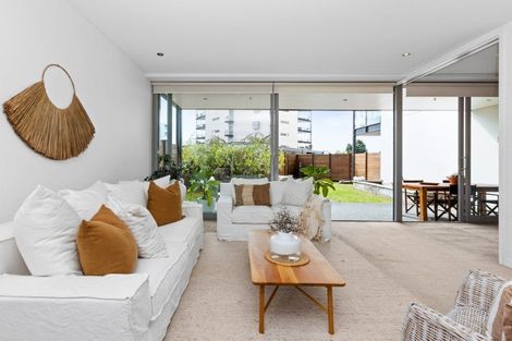 Photo of property in 102d/14 West Quay, Ahuriri, Napier, 4110