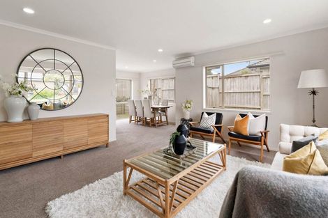 Photo of property in 10 Attymon Lane, East Tamaki, Auckland, 2016