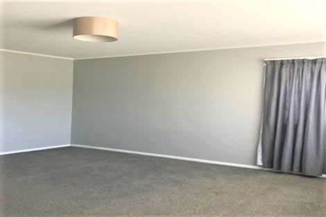 Photo of property in 5 Kerry Place, Papakura, 2110