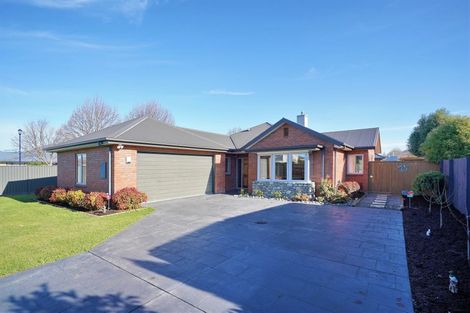 Photo of property in 49 Grimseys Road, Redwood, Christchurch, 8051