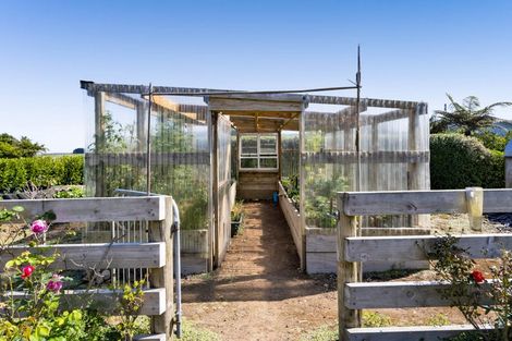 Photo of property in 1491 Eltham Road, Kaponga, Hawera, 4679