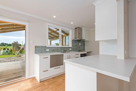Photo of property in 1 Ingham Street, Halcombe, Feilding, 4779