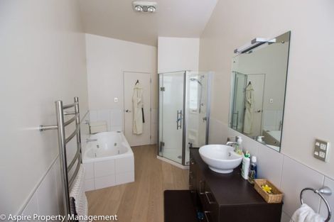 Photo of property in 92 Pemberton Avenue, Bayview, Auckland, 0629
