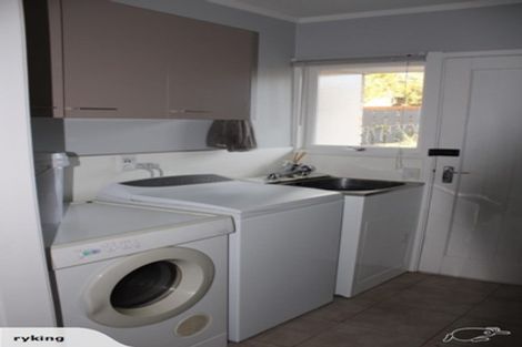 Photo of property in 2/112 Ennis Avenue, Pakuranga Heights, Auckland, 2010