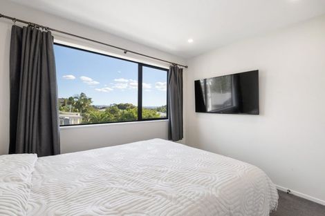 Photo of property in 2/36 Kaipatiki Road, Glenfield, Auckland, 0629