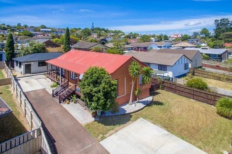 Photo of property in 14 De Quincey Terrace, Highland Park, Auckland, 2010