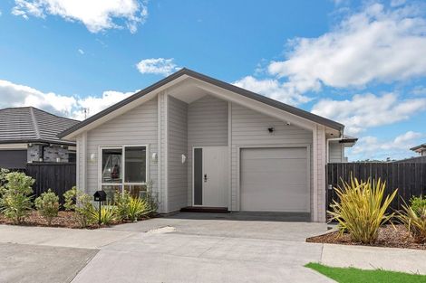 Photo of property in 66 Vinistra Road, Kumeu, 0810