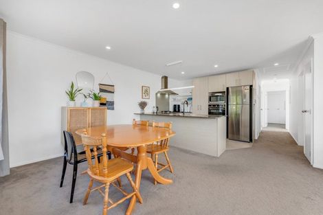 Photo of property in 9 Whareatua Avenue, Takanini, 2112