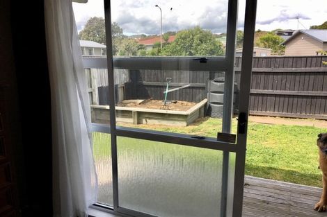 Photo of property in 97 Queens Road, Waikanae Beach, Waikanae, 5036