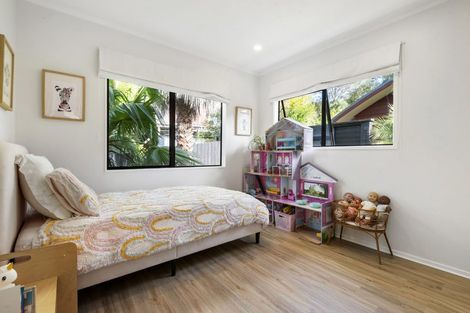 Photo of property in 2/74 Glamorgan Drive, Torbay, Auckland, 0630