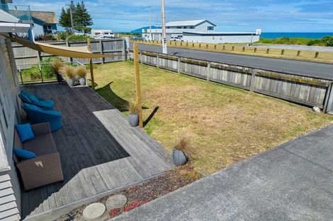 Photo of property in 38 Marine Parade, Otaki Beach, Otaki, 5512