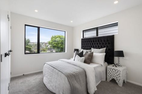 Photo of property in 21b Pipitea Place, Massey, Auckland, 0614