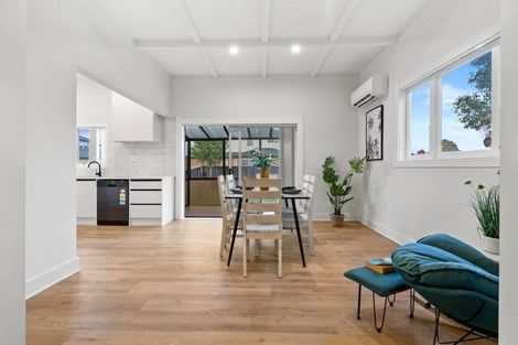 Photo of property in 76 Manuroa Road, Takanini, 2112