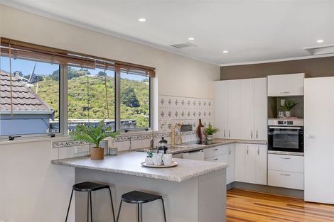 Photo of property in 18 Gordon Road, Plimmerton, Porirua, 5026