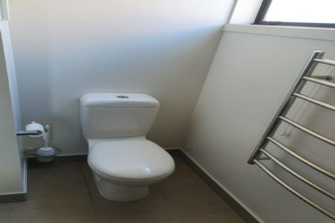 Photo of property in 27c Tamaki Bay Drive, Pakuranga, Auckland, 2010