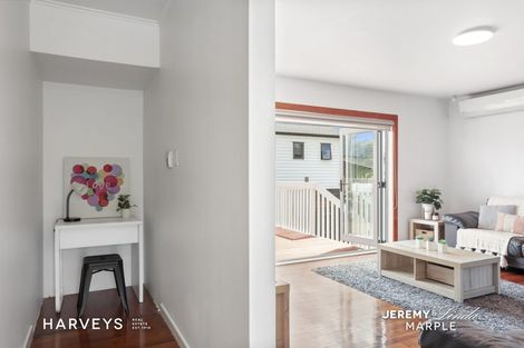 Photo of property in 3 Lex Avenue, Green Bay, Auckland, 0604