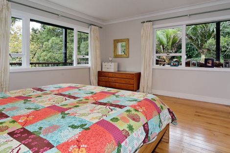 Photo of property in 199 Scenic Drive, Titirangi, Auckland, 0604