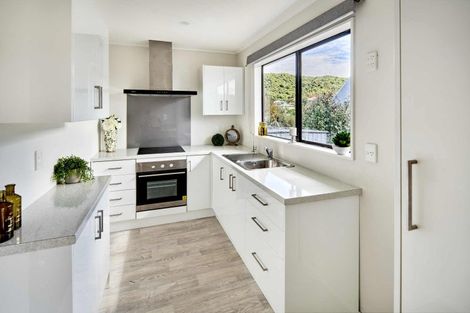 Photo of property in 2/11 Te Arawi Street, Takapuwahia, Porirua, 5022