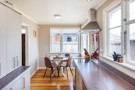 Photo of property in 25 Galway Avenue, Hokowhitu, Palmerston North, 4410