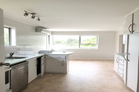 Photo of property in 17 Preston Avenue, Henderson, Auckland, 0610