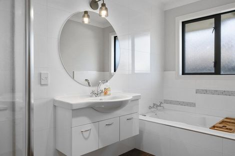 Photo of property in 25 Trump Place, Kelvin Grove, Palmerston North, 4414