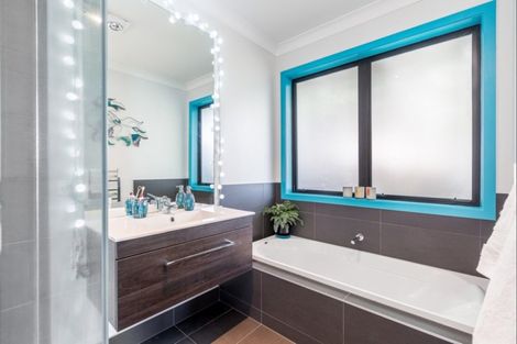 Photo of property in 15 Clansman Terrace, Gulf Harbour, Whangaparaoa, 0930