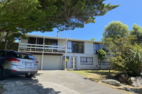 Photo of property in 1 Fitzpatrick Street, Newlands, Wellington, 6037