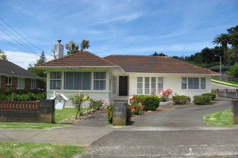 Photo of property in 5 Domain Road, Mangere Bridge, Auckland, 2022