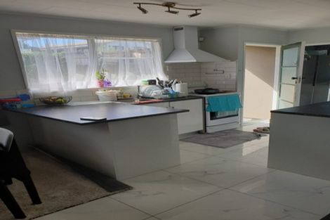 Photo of property in 2/12 Chamade Place, Clover Park, Auckland, 2019