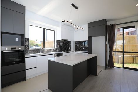 Photo of property in 58a Sorrel Crescent, Bucklands Beach, Auckland, 2012