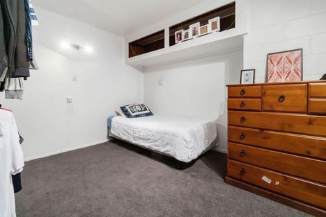 Photo of property in 77 Seymour Road, Sunnyvale, Auckland, 0612