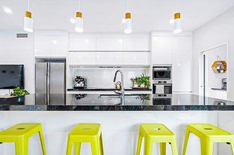 Photo of property in 1 Crompton Place, Orewa, 0931