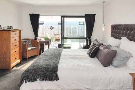 Photo of property in 17 Oxnam Place, Foxton Beach, Foxton, 4815