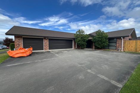 Photo of property in 3 Medallion Court, Kelvin Grove, Palmerston North, 4414