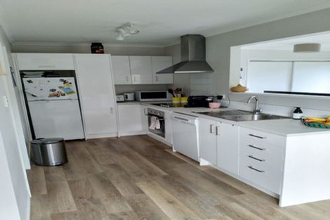 Photo of property in 43a Hicks Close, Whitby, Porirua, 5024