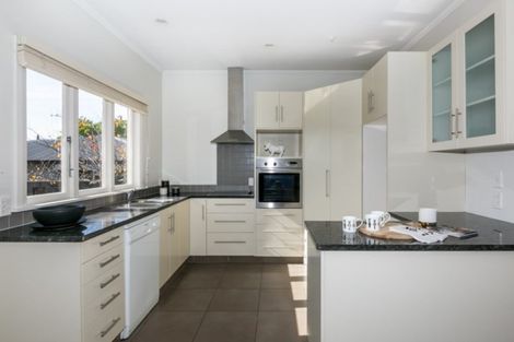 Photo of property in 15 Gillean Street, Havelock North, 4130