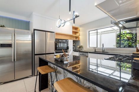 Photo of property in 1/94 Glamorgan Drive, Torbay, Auckland, 0630