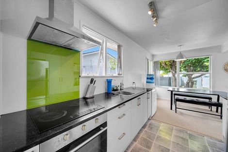 Photo of property in 23 Kemble Close, Mangere, Auckland, 2022