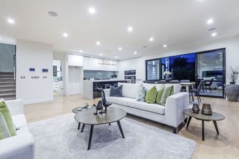 Photo of property in 42 Fernhill Way, Oteha, Auckland, 0632