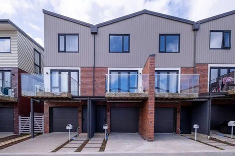 Photo of property in 42 Te Puketoka Lane, Mangere, Auckland, 2022