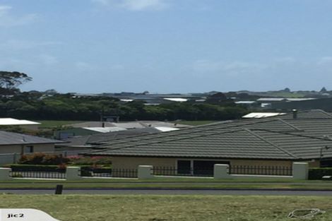 Photo of property in 33 Alberta Road, Glen Avon, New Plymouth, 4312