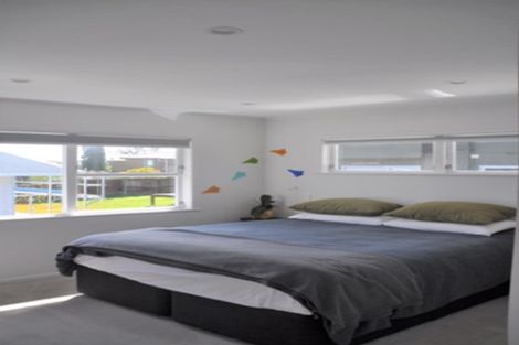 Photo of property in 41 Farquhar Road, Glendene, Auckland, 0602