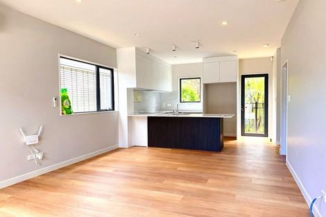 Photo of property in 95c Oreil Avenue, West Harbour, Auckland, 0618