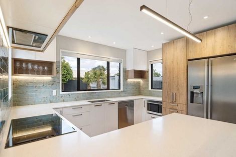 Photo of property in 3 Fieldmoor Place, Parklands, Christchurch, 8083
