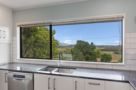 Photo of property in 2 Amokura Street, Waikanae, 5036