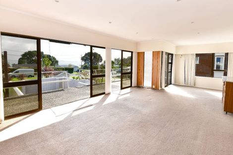 Photo of property in 63 Tindalls Bay Road, Tindalls Beach, Whangaparaoa, 0930