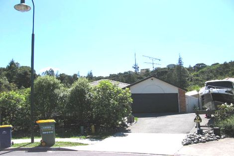 Photo of property in 21 Helen Ryburn Place, Torbay, Auckland, 0630