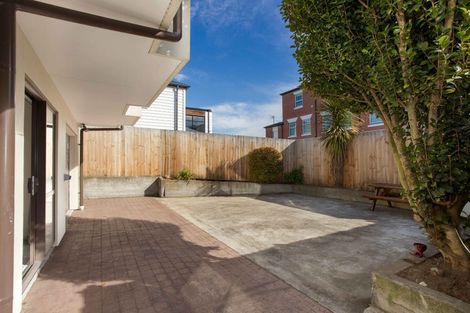 Photo of property in 2/4 Nova Place, Christchurch Central, Christchurch, 8011